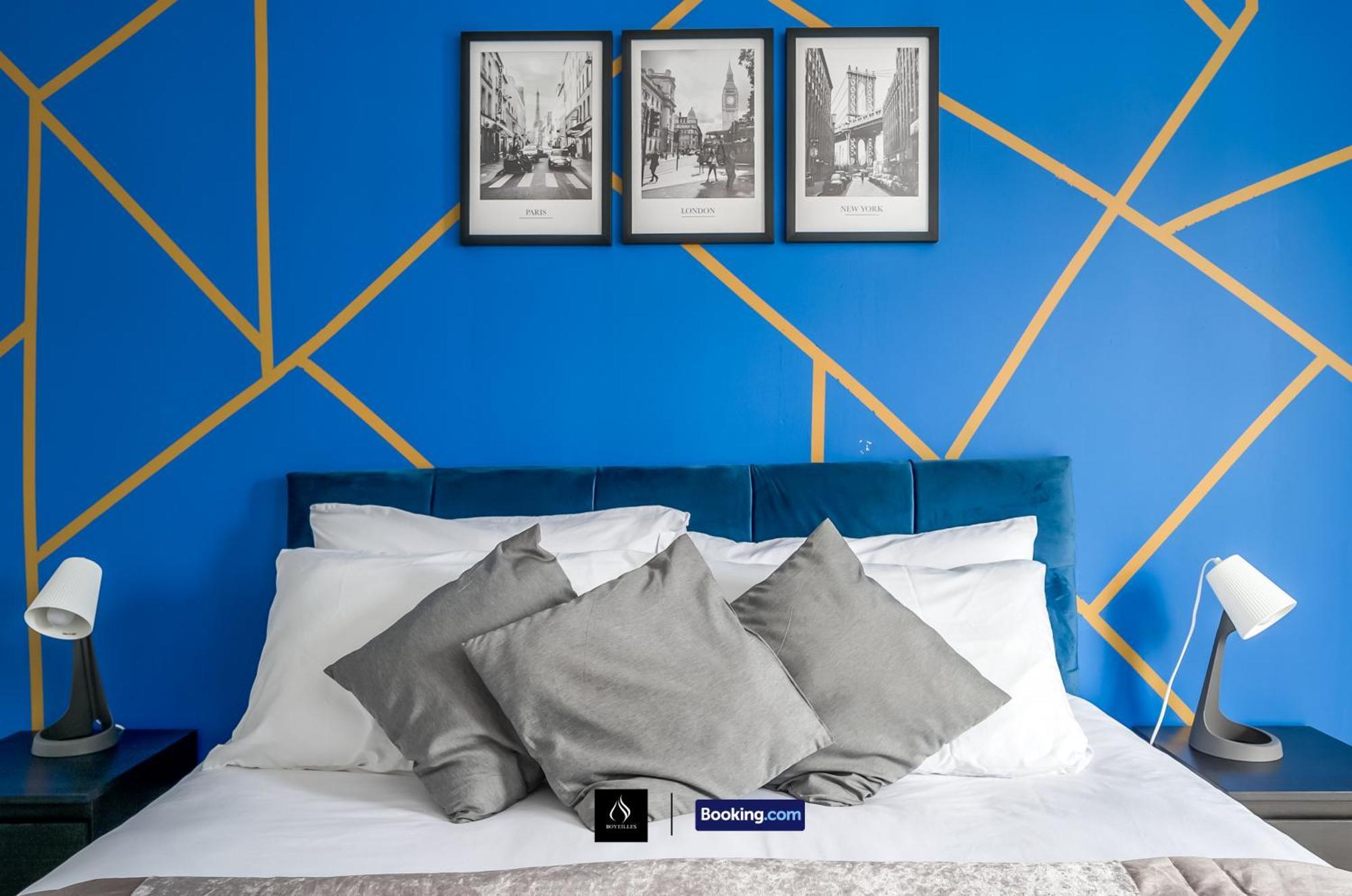 2 Bed House By Boyeilles Apartments Short Lets & Serviced Accommodation Belfast With Balcony & Free Parking Buitenkant foto