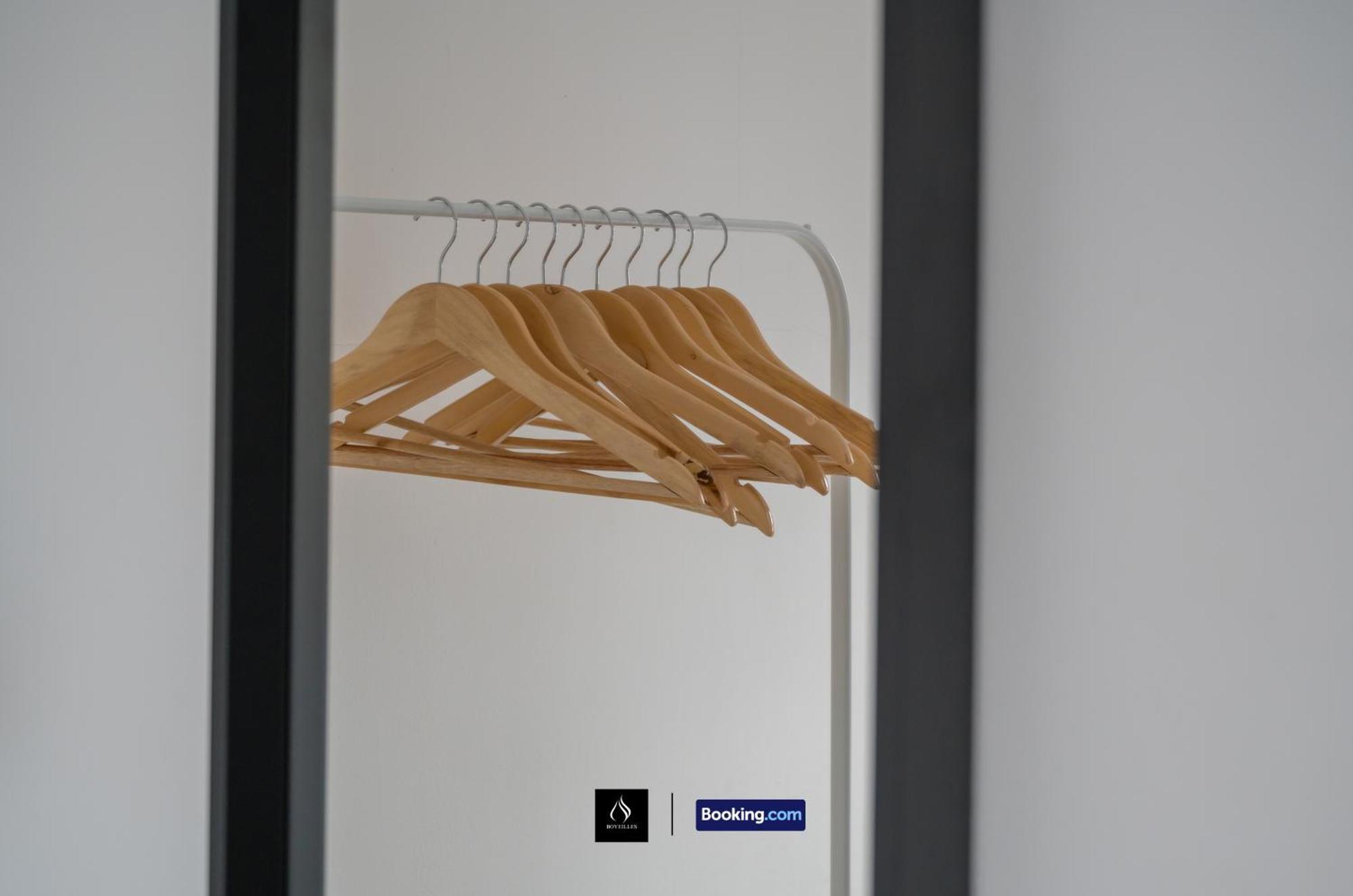 2 Bed House By Boyeilles Apartments Short Lets & Serviced Accommodation Belfast With Balcony & Free Parking Buitenkant foto